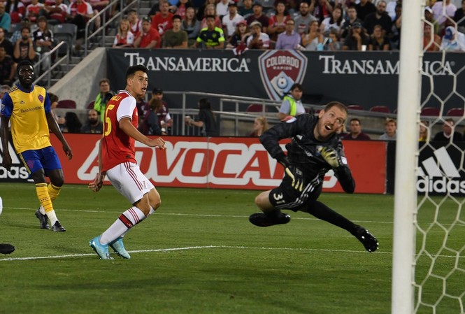 Tân binh ghi bàn, Arsenal đại thắng trên đất Mỹ Gabriel Martinelli ra mắt Arsenal đầy ấn tượng.