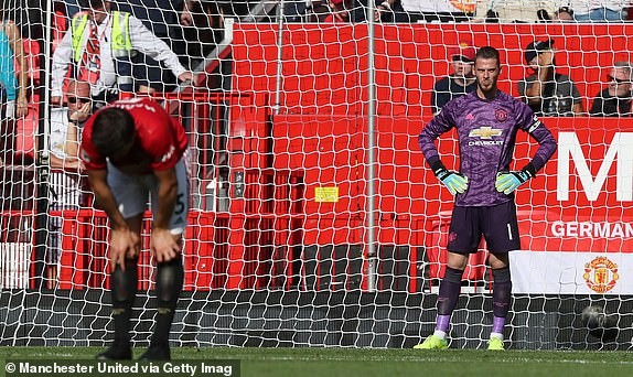 M.U thua sốc Crystal Palace ngay tại Old Trafford M.U thua sốc Crystal Palace ngay tại Old Trafford