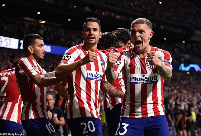 Atletico Madrid và Juventus rượt đuổi tỉ số khó tin Các cầu thủ Atletico Madrid ăn mừng bàn thắng phút chót.