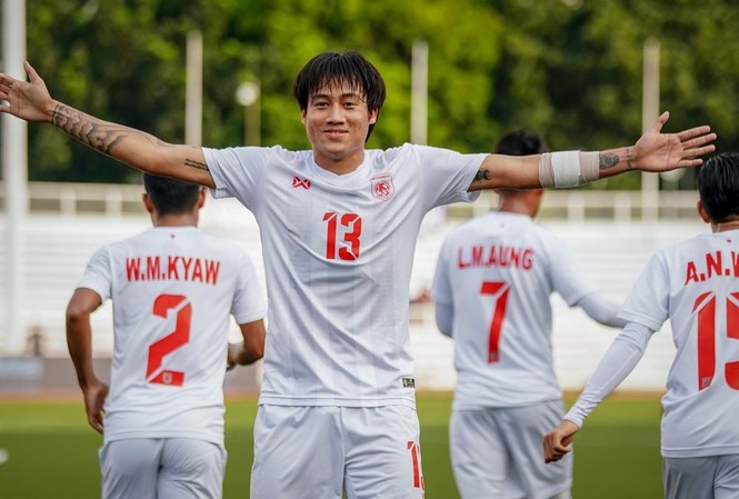 U22 Myanmar rộng cửa vào bán kết SEA Games 30 U22 Myanmar ăn mừng bàn thắng. Ảnh: Zing.