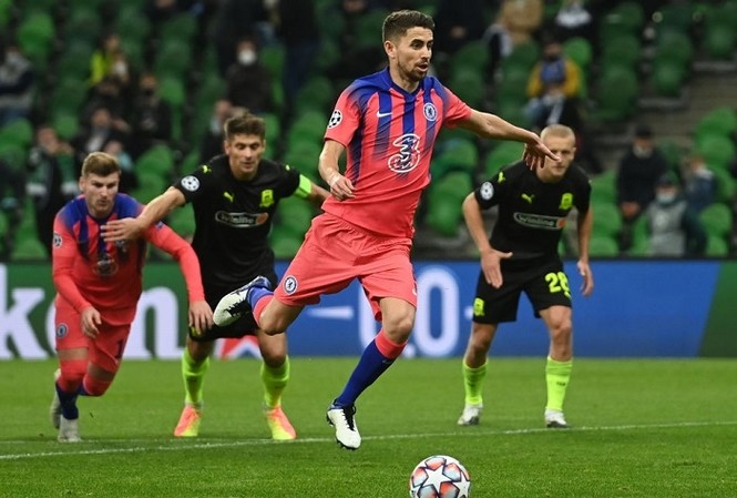 HLV Lampard tính tước quyền đá 11m của Jorginho Jorginho lần thứ 2 liên tiếp bỏ lỡ cơ hội trên chấm 11m