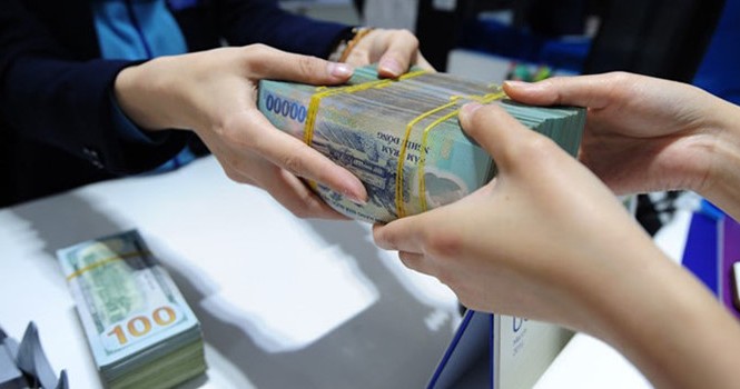 'Siết tín dụng sát sườn hơn 'ngáo ộp' chiến tranh thương mại' Tới đây, các tiêu chuẩn an toàn hoạt động ngân hàng, chính sách phát triển tín dụng sẽ thêm một bước chặt chẽ hơn nữa.