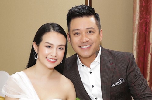Tuấn Hưng lên tiếng về nghi vấn bị vợ đòi ly hôn vì chơi bời Vợ chồng Thu Hương - Tuấn Hưng