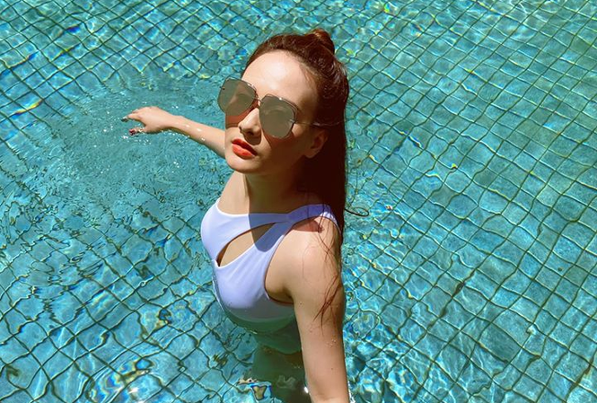 Dân mạng quỳ gối trước nhật kí 10 cách ly bận tối mặt của Bảo Thanh - ảnh 1 Dân mạng quỳ gối trước nhật kí 10 cách ly bận tối mặt của Bảo Thanh - ảnh 1