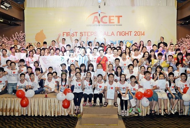 Khám phá văn hóa thế giới bằng tiếng Anh Phần thi đặc sắc của lớp First Steps 2B
