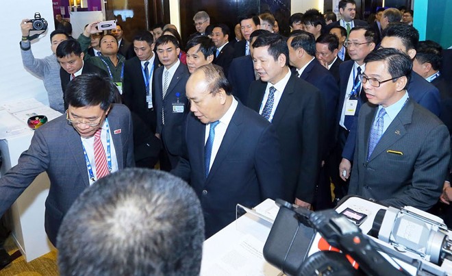 2.500 đại biểu tham dự Diễn đàn cấp cao và Triển lãm Công nghiệp 4.0 Diễn đàn có sự tham gia của Thủ tướng Nguyễn Xuân Phúc. Ảnh: i40summit.
