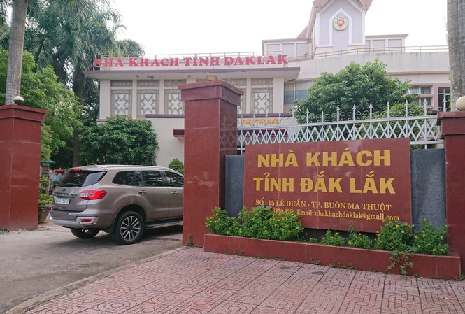 Tường trình của hotgirl gội đầu thành Trưởng phòng ở Tỉnh uỷ Đắk Lắk Nhà khách Tỉnh ủy Đắk Lắk, nơi bà Thảo được tuyển vào làm việc sau khi tốt nghiệp ngành kế toán với tên của chị gái