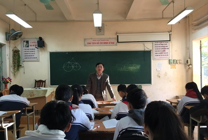 'Khe cửa' hẹp với giáo viên hợp đồng Long đong phận giáo viên hợp đồng Ảnh: Việt Nguyễn