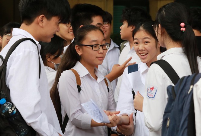 Tuyển sinh lớp 10 Hà Nội: Lựa chọn nguyện vọng không nên chạy theo đám đông Năm nay, học sinh thi vào lớp 10 Hà Nội với nhiều điểm mới