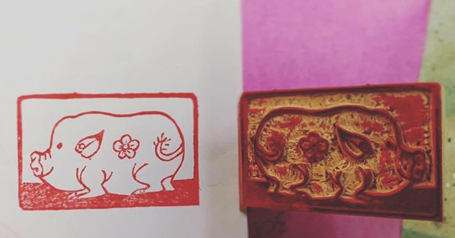 Những thú chơi Tết 'có vấn đề' Thay vì viết, vẽ lên di tích, người trẻ có con dấu cá nhân để chơi