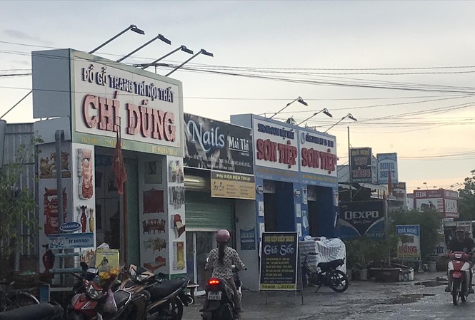 Người 'bẻ nạng chống trời' ở Ðất Mũi Cà Mau Khu đất đắc địa bị cán bộ lợi dụng sang bán, cất nhà cho thuê