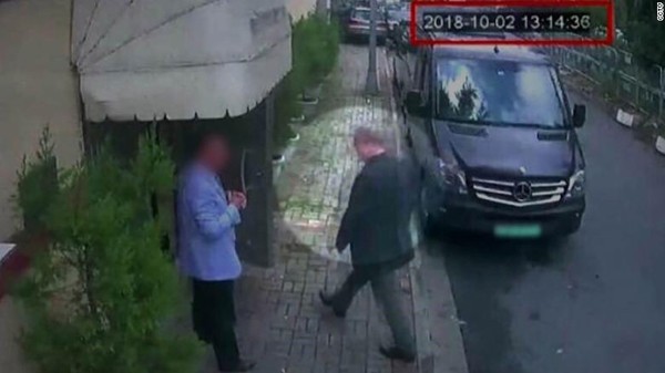 Nhà báo mất tích và thế khó của Mỹ Camera an ninh ghi lại cảnh ông Khashoggi bước vào lãnh sự quán Ả rập Xê út vào ngày 2/10. Ảnh: CNN