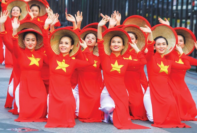 Đi tìm áo dài Sài thành xưa qua lời kể cụ Đào Người dân TPHCM tích cực hưởng ứng ngày hội áo dài