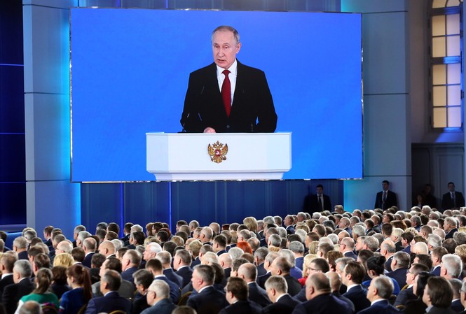 Ông Putin có thể lãnh đạo vô thời hạn Tổng thống Nga Vladimir Putin đọc thông điệp liên bang hôm 15/1
ảnh: Bloomberg