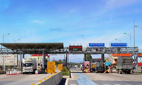 Trì hoãn thu phí không dừng: Trách nhiệm của Bộ GTVT ở đâu? Minh bạch doanh thu thực tế tại các trạm thu phí là yêu cầu bức thiết của người dân và xã hội Ảnh: PT