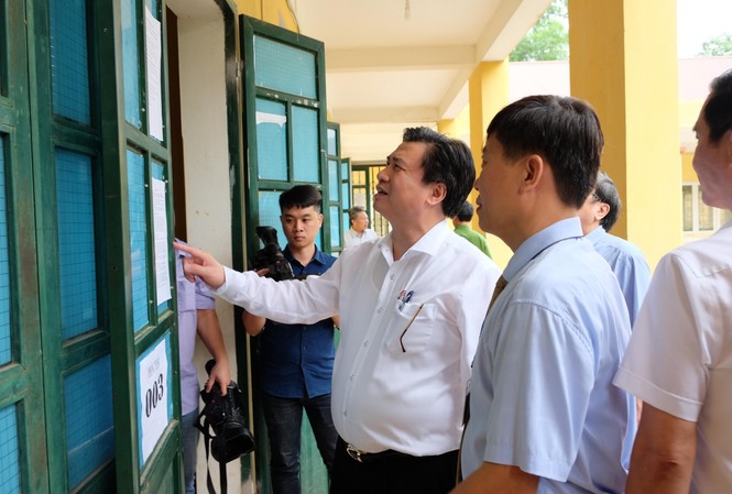 Chuẩn bị thi THPT quốc gia 2019: Tìm giải pháp 'chặn' tiêu cực Đoàn công tác của Bộ GD&ĐT kiểm tra công tác chuẩn bị thi tại Yên Bái Ảnh: nghiêm huê