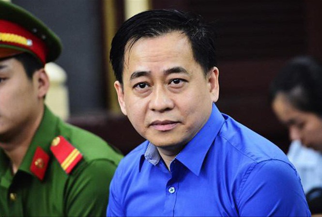 Vũ 'nhôm' bị lừa khi làm hộ chiếu quốc tịch Mỹ Vũ "nhôm" tại một phiên tòa gần đây ảnh: PV