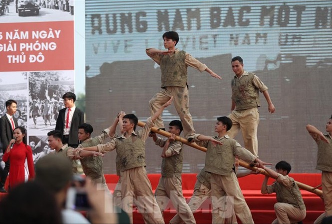 Hà Nội - Hào hùng ký ức 65 năm Tái hiện không khí mùa thu lịch sử 1954 Ảnh: Hoàng Mạnh Thắng