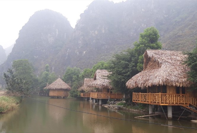 Danh thắng Tràng An lại bị xâm hại Hàng chục homestay được dựng ngay trong vùng lõi di sản Ảnh: Long Vân
