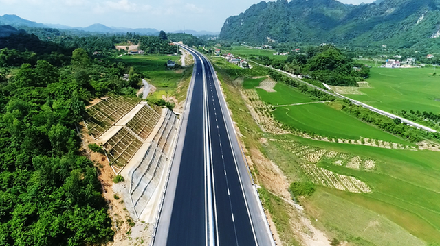 Lạng Sơn tăng gấp đôi phí trên quốc lộ 1A Dự án đầu tư xây dựng tuyến cao tốc Bắc Giang - Lạng Sơn (Ảnh: Dân trí)