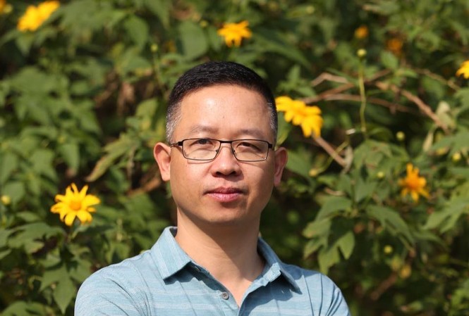 Du khách không ngủ sớm Du khách không ngủ sớm