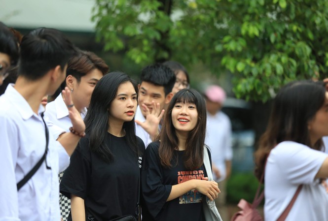 191 đội hình sẵn sàng ngăn COVID-19 Đông đảo các bạn trẻ ở Quảng Bình hưởng ứng cài đặt ứng dụng Bluezone để cảnh báo tiếp xúc người mắc hoặc nghi mắc COVID - 19