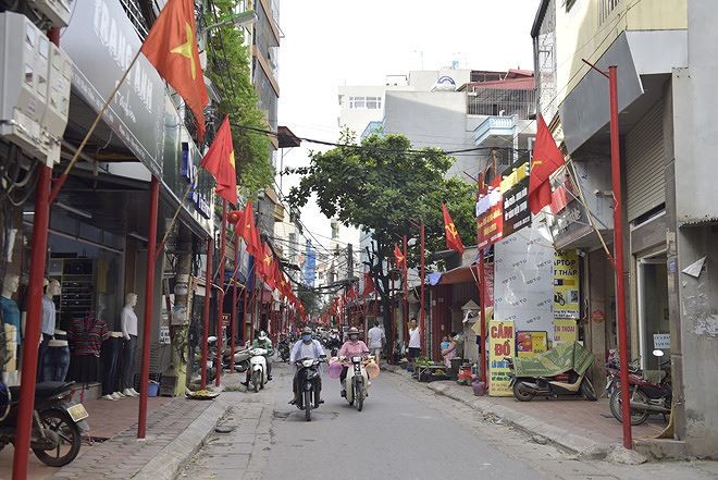 Phố đồng phục, 'căn bệnh' của thị giác? Nhiều chuyên gia cho rằng không nên mặc đồng phục cho các tuyến phố