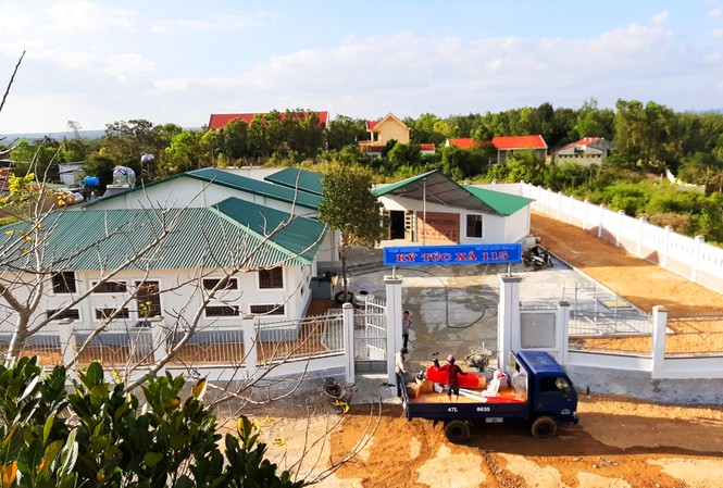 Bàn giao Ký túc xá 115: Ngày hội 3 trong 1 ở xã Ea Dah Toàn cảnh Ký túc xá 115 tại xã Ea Dah (Krông Năng, Đắk Lắk)
