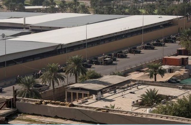 Quân Mỹ ở Iraq lại bị tấn công Đại sứ quán Mỹ ở thủ đô Baghdad, Iraq ảnh: Reuters