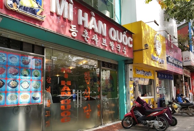 Phòng dịch ở 'phố' Hàn, Nhật Nhà hàng Hàn Quốc vắng khách vì dịch Covid-19 ảnh: võ hóa