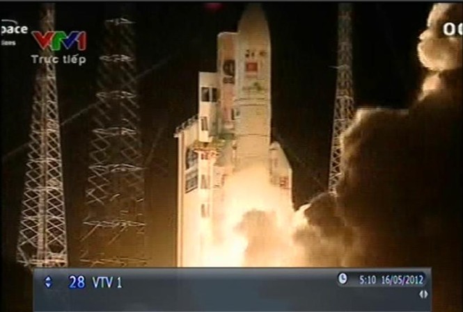 VINASAT-2 rời bệ phóng vào không gian VINASAT-2 rời bệ phóng vào không gian