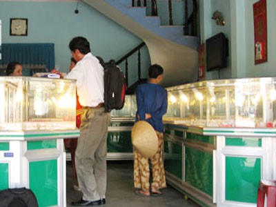 Nghi án tiệm vàng bị đặt kíp nổ Nghi án tiệm vàng bị đặt kíp nổ