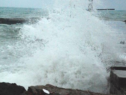 Tin đồn sóng thần, hàng nghìn người chạy lên núi Tin đồn sóng thần, hàng nghìn người chạy lên núi