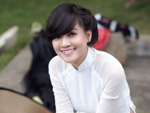 Hot girl bí mật trong clip thầy Khắc Hiếu Hot girl bí mật trong clip thầy Khắc Hiếu