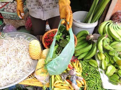 Mâm cơm sinh viên ‘teo tóp’ vì giá rau tăng vọt Mâm cơm sinh viên ‘teo tóp’ vì giá rau tăng vọt