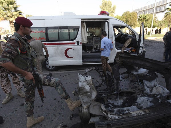 Iraq: Đánh bom tự sát, 29 người chết Hiện trường một vụ đánh bom tự sát ở Baghdad cuối tháng 9
