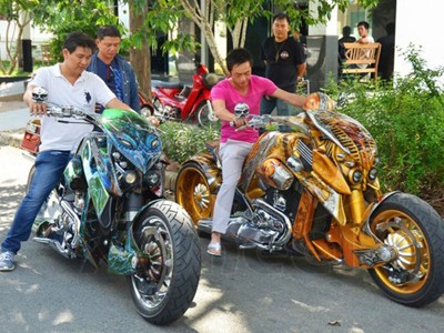 Cường 'Đôla' tái xuất cùng dàn môtô độc Cường 'Đôla' tái xuất cùng dàn môtô độc