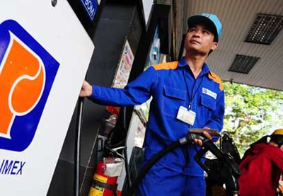 “Petrolimex độc quyền một cách tự nhiên” “Petrolimex độc quyền một cách tự nhiên”