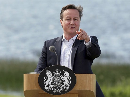 Thủ tướng Anh: Có bom Thế chiến II tại nơi tổ chức G8 Thủ tướng Anh David Cameron phát biểu trong cuộc họp báo tại hội nghị thượng đỉnh G8 hôm 18/6