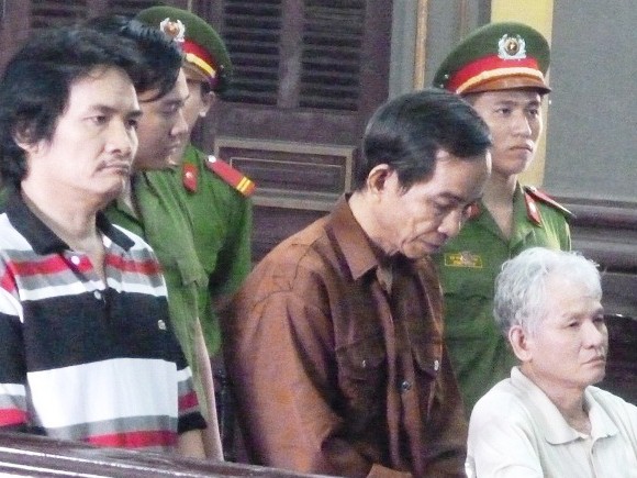 Tử hình ba tên cướp 1.000 lượng vàng Tử hình ba tên cướp 1.000 lượng vàng