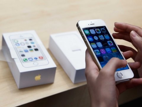 Thất vọng với iPhone 5C, tín đồ Việt đổ xô đi mua iPhone 5 Thất vọng với iPhone 5C, tín đồ Việt đổ xô đi mua iPhone 5