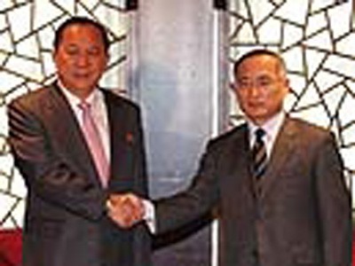 Hai miền Triều Tiên thảo luận nối lại đàm phán 6 bên Hai miền Triều Tiên thảo luận nối lại đàm phán 6 bên