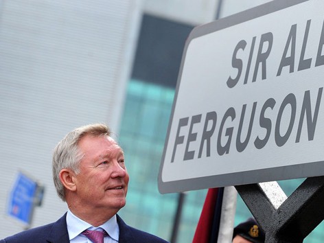 Sir Alex: Cầu thủ bây giờ đụng là vỡ Sir Alex: Cầu thủ bây giờ đụng là vỡ