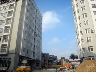 Nhà thu nhập thấp vắng người ở Nhà thu nhập thấp vắng người ở