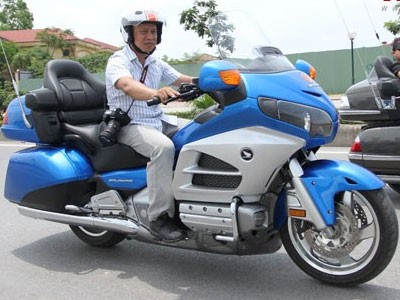 Ba tiếng 'vương giả' trên siêu phẩm Honda Gold Wing 2012 Ba tiếng 'vương giả' trên siêu phẩm Honda Gold Wing 2012