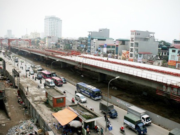 Khởi công cầu vượt nút Nguyễn Chí Thanh - Láng Đường vành đai trên cao của Thủ đô
sẽ thông xe vào 30-6