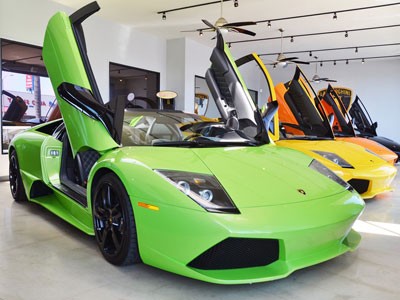 Bảy chiếc Lamborghini V12 cùng khoe dáng Bảy chiếc Lamborghini V12 cùng khoe dáng