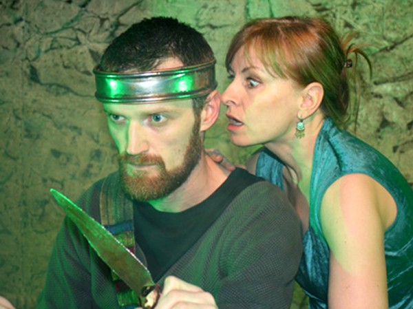 Macbeth của người Anh trình diễn tại Việt Nam Một cảnh trong vở Macbeth của đoàn kịch TNT
