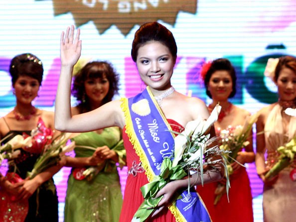 Nữ sinh Luật đoạt danh hiệu Imiss Thăng Long 2011 Nữ sinh Luật đoạt danh hiệu Imiss Thăng Long 2011
