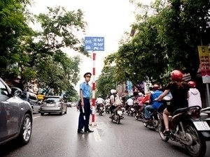 Hà Nội phân làn thêm hai tuyến phố vào tháng 6 Hà Nội sẽ tiếp tục thực hiện phân làn phương tiện trên tuyến phố. (Ảnh: Việt Hùng/Vietnam+)